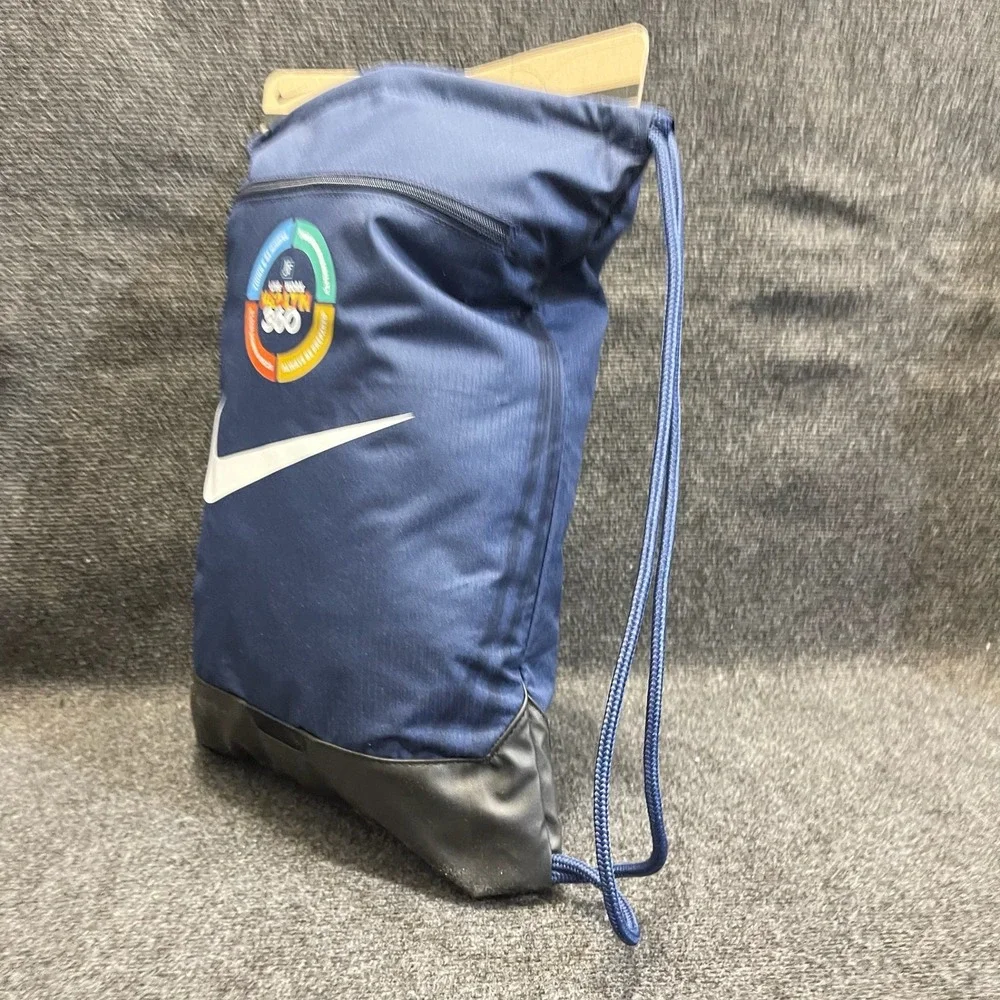Nike DM3978-410 Brasilia 9.5‎ Health 360 Drawstring 18L Gym Bag Midnight Navy